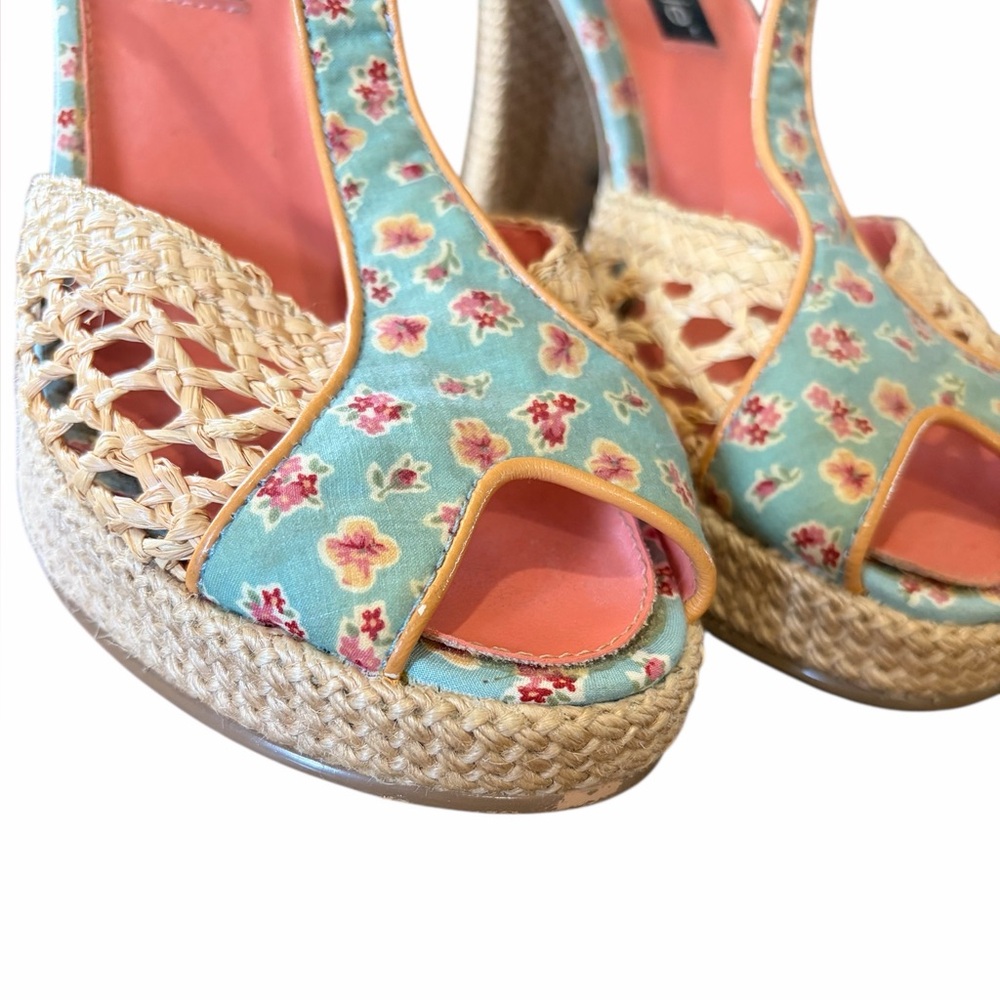 Kenzie Lyric Floral T-Strap Platform Heel - Picture 4 of 9